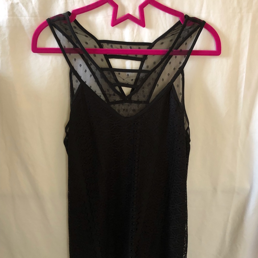 Adorable lacy black halter top- EUC